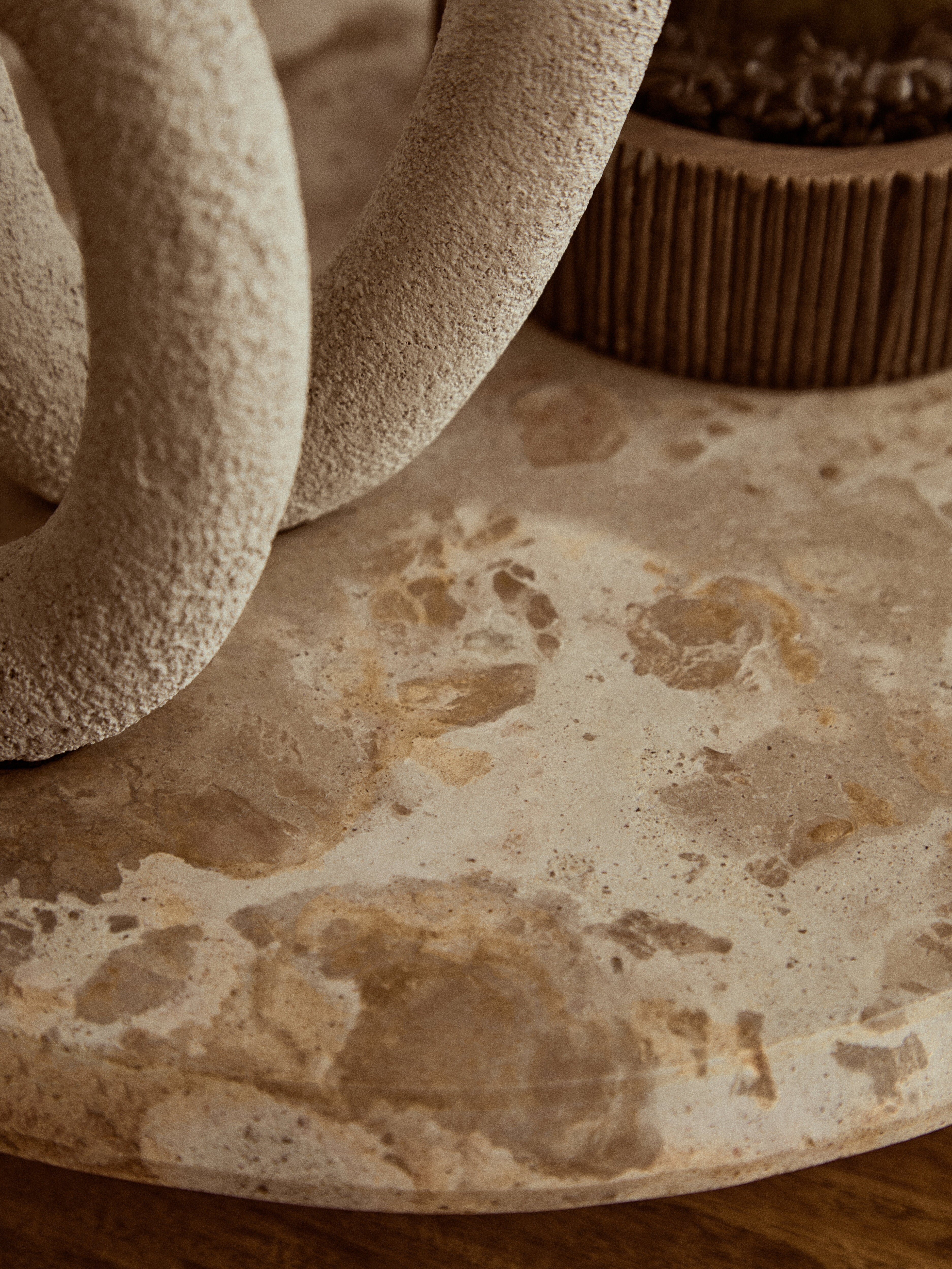 Como Chocolate Marble Riser